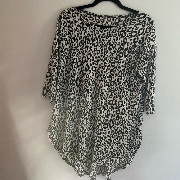 Leopard print top rounded bottom tunic - Picture 1 of 7